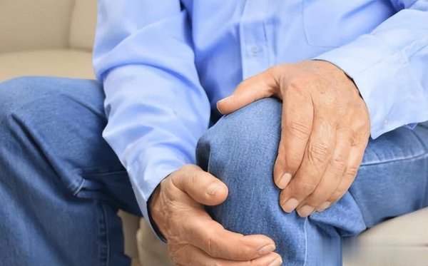 鼎红金投 不想老了变矮、骨质疏松？现在开始多吃这些食物！